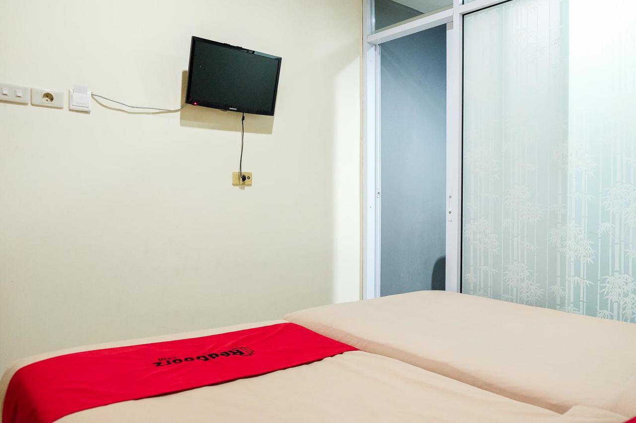 Reddoorz Plus Near Living World Pekanbaru Exterior photo