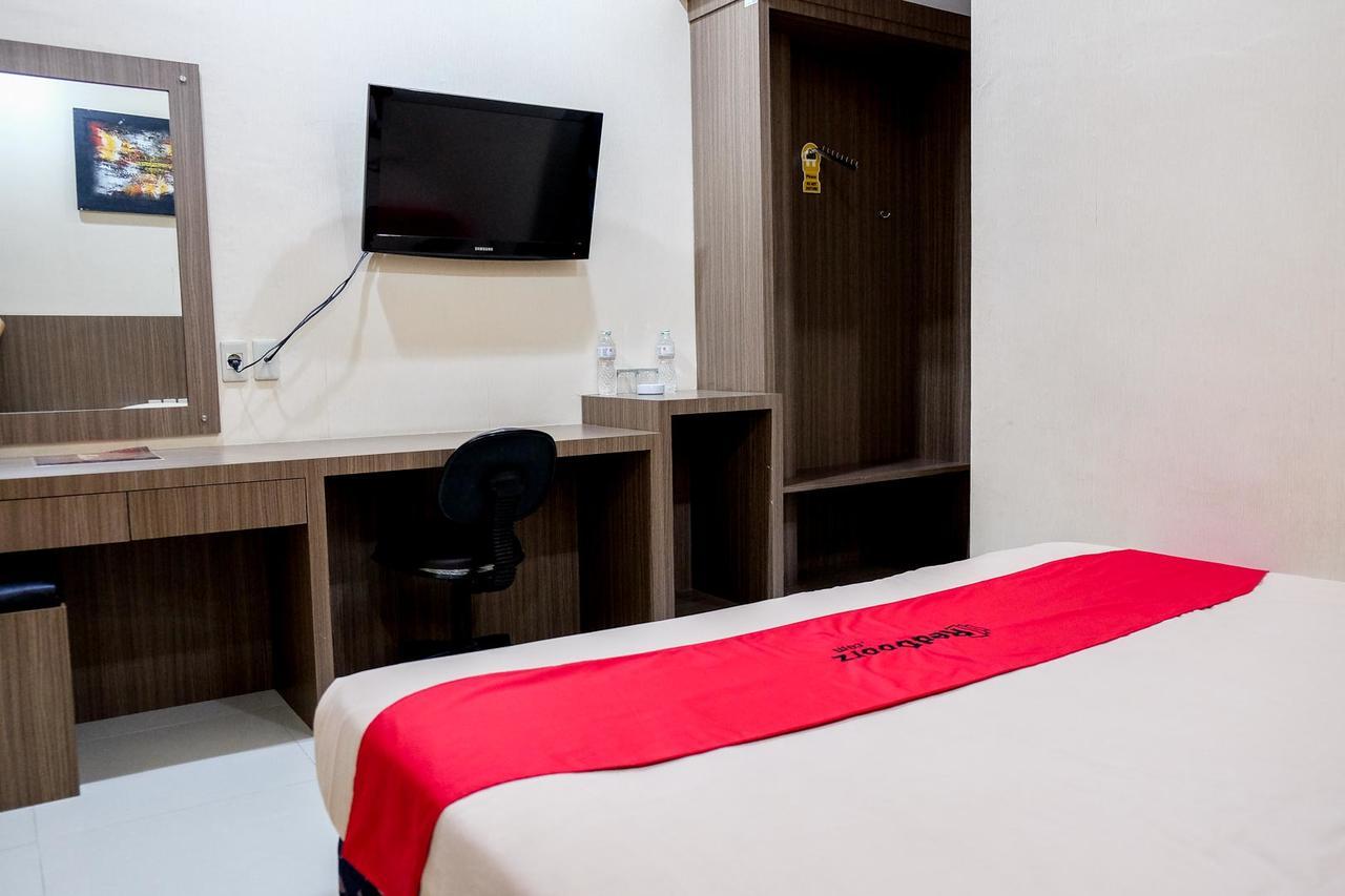 Reddoorz Plus Near Living World Pekanbaru Exterior photo