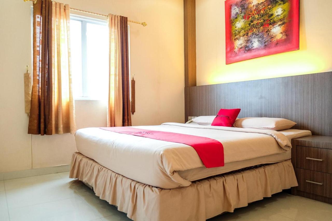 Reddoorz Plus Near Living World Pekanbaru Exterior photo