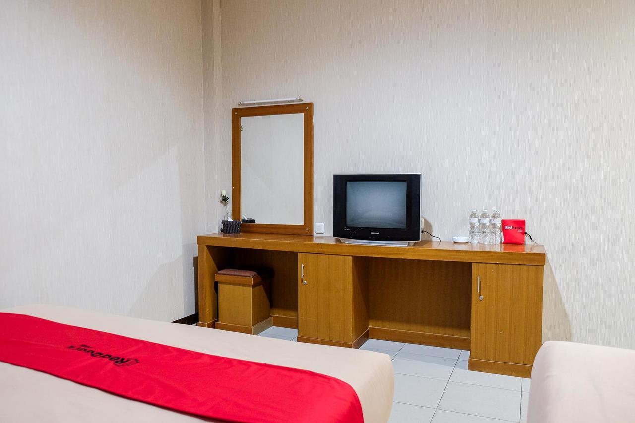 Reddoorz Plus Near Living World Pekanbaru Exterior photo